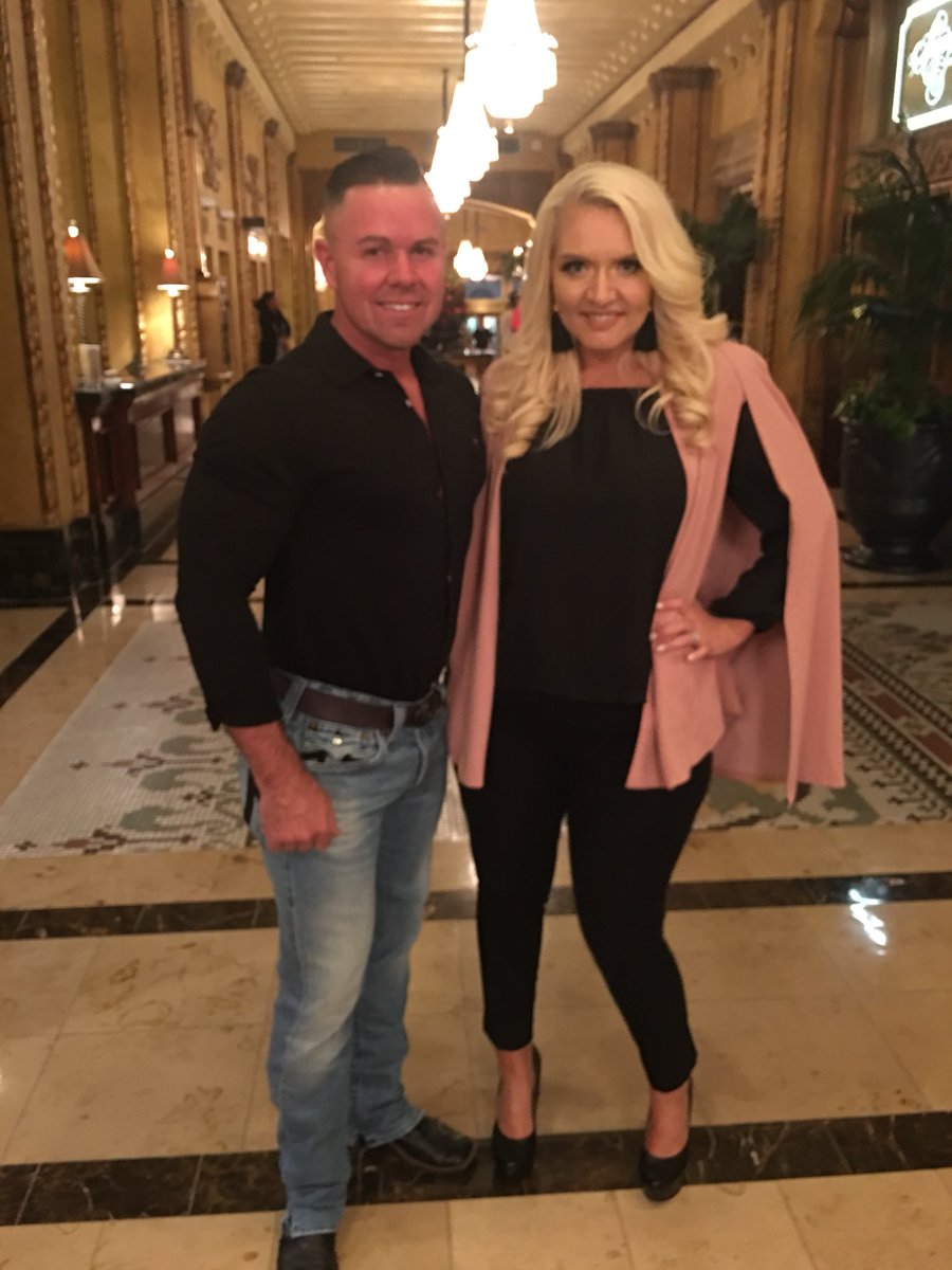 TonyaJB's tweet photo. #powercouple  #capejacket https://t.co/XHrRGesbhN
