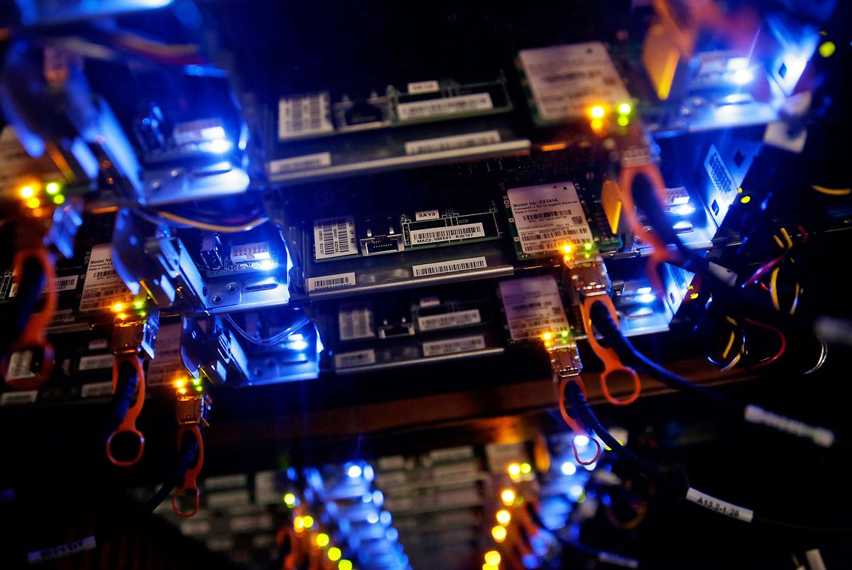 Another company just surged after saying it plans to get into cryptocurrencies bloom.bg/2iimbkn