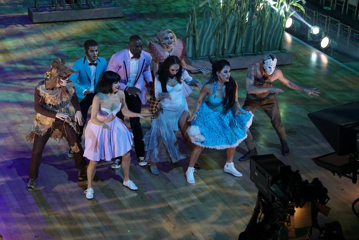 etnow's tweet photo. Wow, a perfect score and an elimination surprise! 💃🕺 We're recapping tonight's wild #DWTS: https://t.co/Gn0zEmgkrI https://t.co/hck1LxleAN