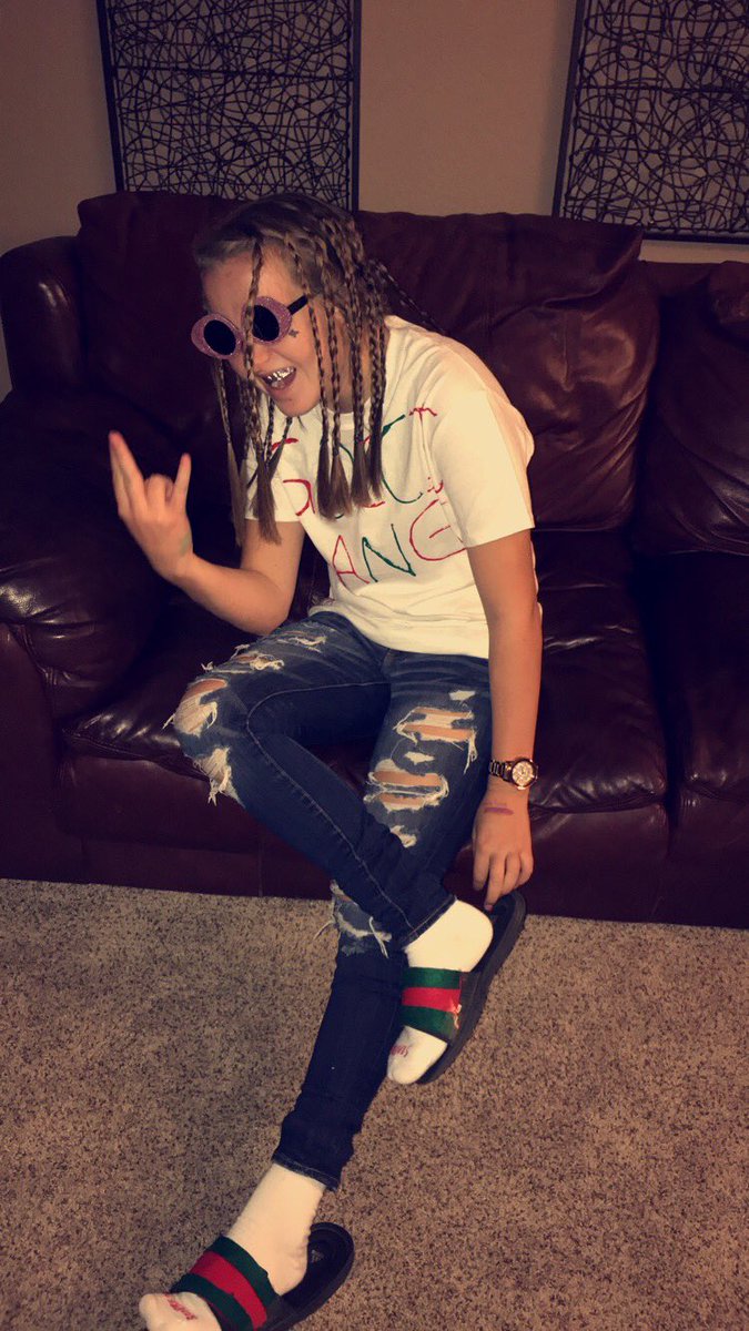 on Twitter: "my sister is lil pump for Halloween💀 #Esketit https://t.co/WYa1uVp4uo" / Twitter