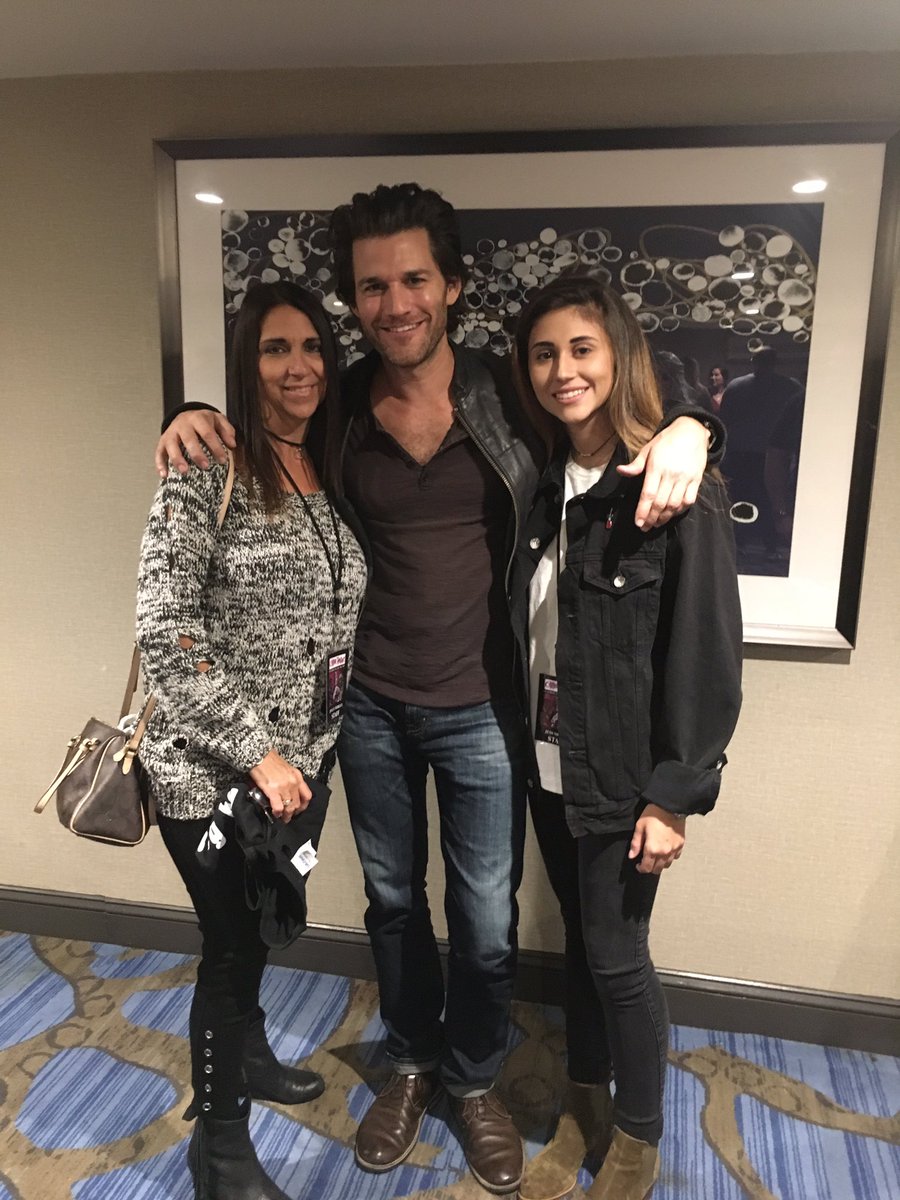 joyce_morley's tweet photo. @johnnywhitworth Great to meet you at #chillertheater https://t.co/giJQCJaN9N