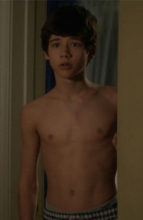 martel_oberyn's tweet photo. Baby Uriah Shelton #HollywoodCrush #SarapBae #UltimateBae https://t.co/oxnrXZZOxY