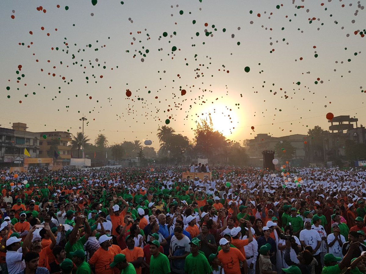 Sea of people in Silvassa, Dadra and Nagar Haveli took oath and ready to #RunForUnity <a href="/prafulkpatel/">Praful K Patel</a> <a href="/PMOIndia/">PMO India</a> <a href="/HMOIndia/">गृहमंत्री कार्यालय, HMO India</a>