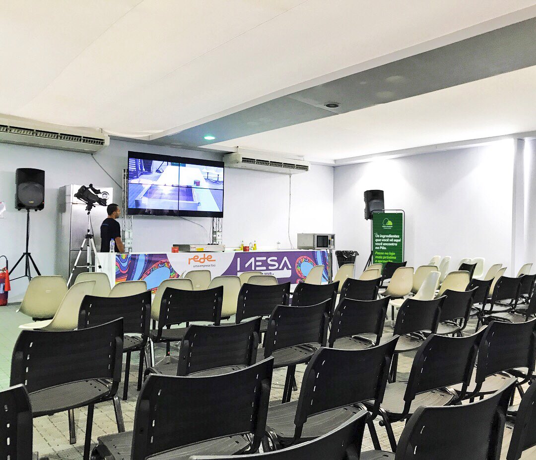 nousegonsevoo's tweet photo. 2) MESA AO VIVO | Aula-Show "Premium, un nuevo concepto de Aove" by #Nousegons, #HolaOlive y Chef #PauloMachado. #semanamesasaopaulo2017 https://t.co/QPh4ziPzpV