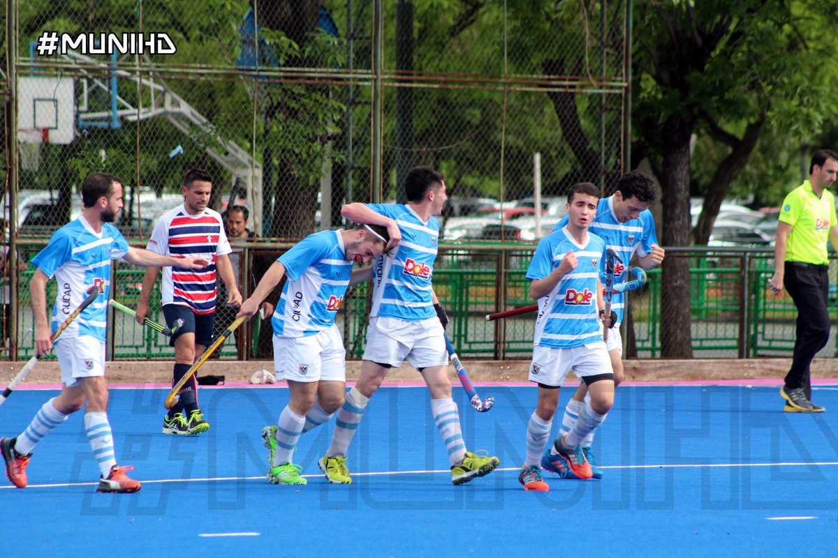 HockeyMUNIHD's tweet photo. #THMC2017 #02F09F #Inter #CiudadB Vs #Ducilo en #CCBAHockey https://t.co/B3PDv0M40o