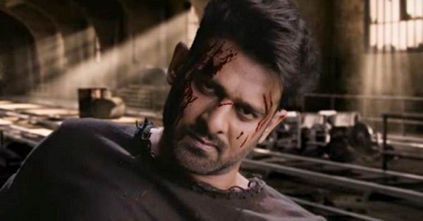TPublishar's tweet photo. Prabhas is risking his health for #Saaho; gets the director worried
#saahoFirstLoo #saahoMovie #saahooTrailer https://t.co/QHZpjir9Mc