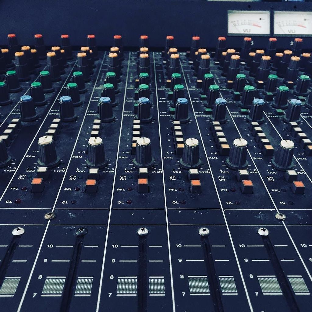 theanalogden's tweet image. hi old friend. #emu #sp12 #emusp12 #loops #vinyl #breaks #melbournehiphop #hiphop #akai #melbournehiphop #producer #beatmaker #beats #drumm…