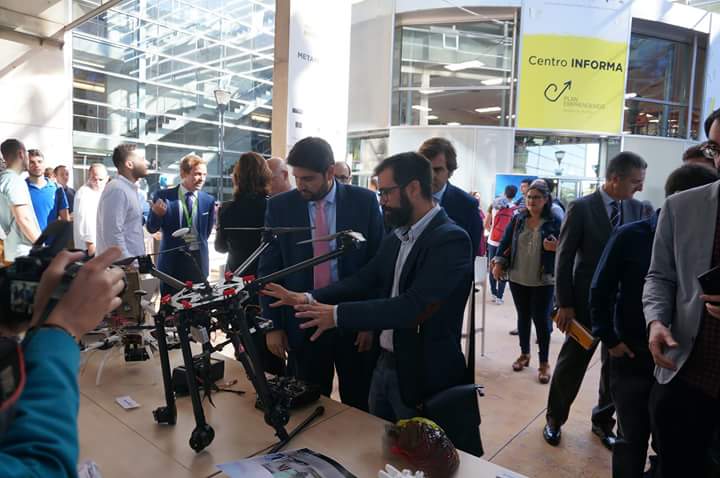 ArmadaAlvaro's tweet photo. Mucho talento e inovación en el Centro Emprendedores del #Diape17 @infoRMurcia @ceeim @Ceeict @Emprende_UPCT. @YuzzMurcia en @EconomicasUMU https://t.co/kHedrsA9EU
