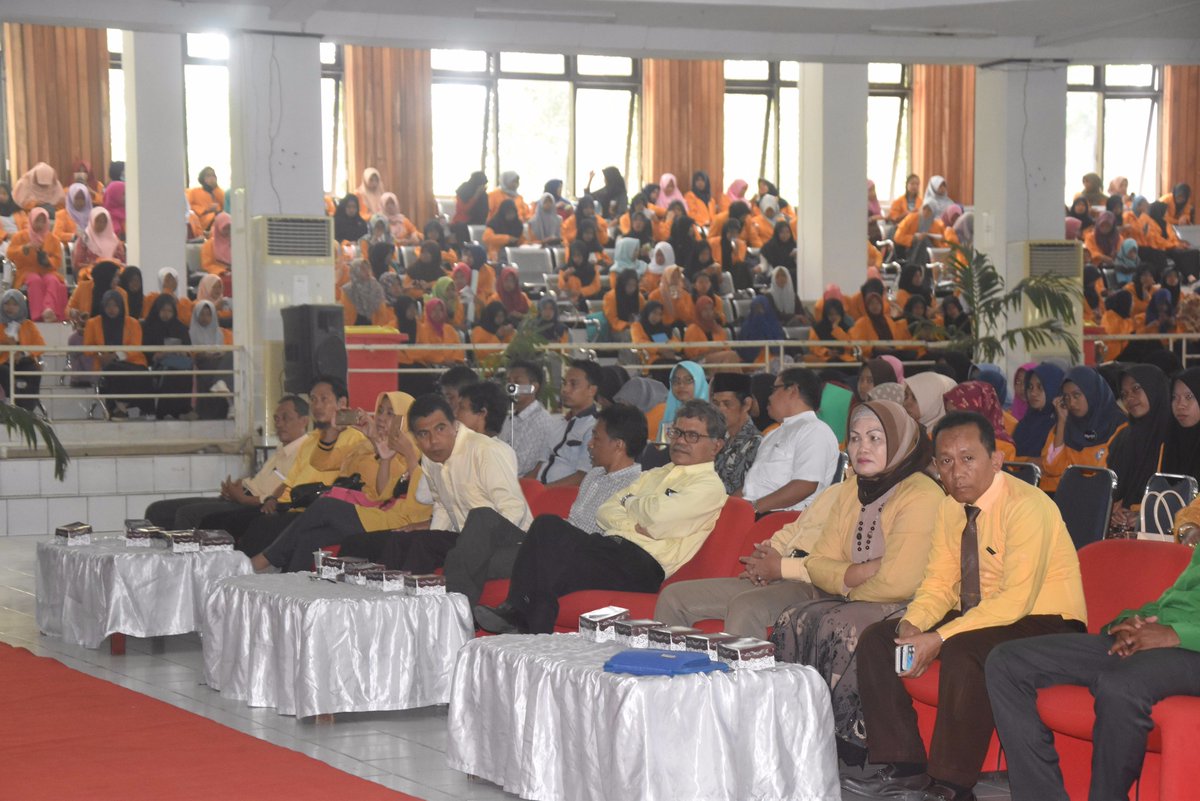 Humas_UHO's tweet photo. Kuliah Umum "Prof. Dr. KH. Zaid" 
#auditoriumMokodompitUHO #11Oktober2017 https://t.co/ImNMdwr2UC