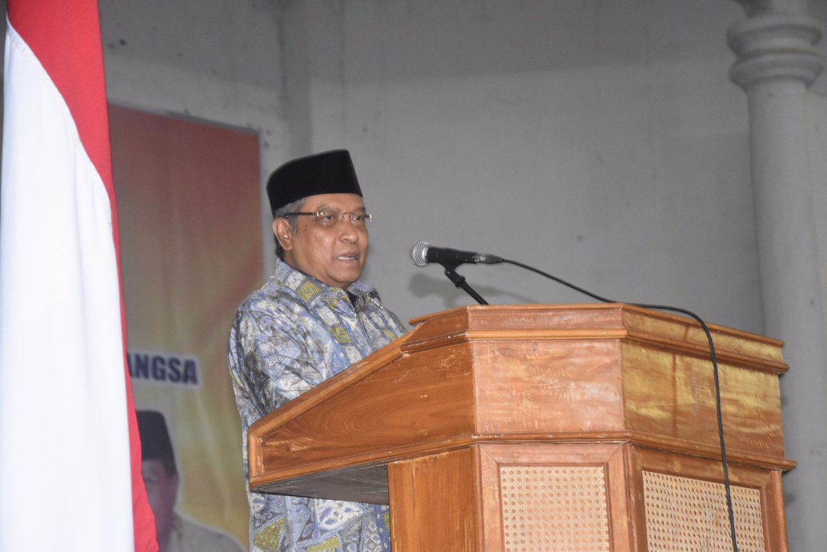 Humas_UHO's tweet photo. Kuliah Umum "Prof. Dr. KH. Zaid" 
#auditoriumMokodompitUHO #11Oktober2017 https://t.co/ImNMdwr2UC
