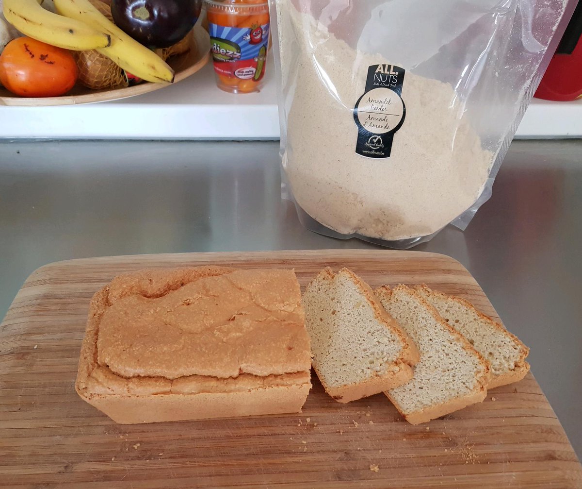 HansenAdam's tweet photo. That's what Im talking about. That's a full Keto DairyLess GlutLess FlourLess fluffy bread right there. Made with @allnutsbe Almond Flour :D https://t.co/yID9TvnqgM