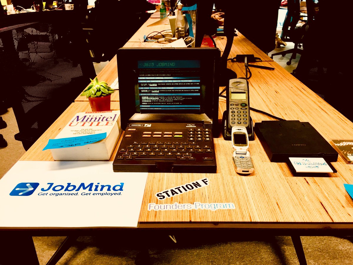 fred_leroy's tweet image. La #zombietech envahit station F pour Halloween ! Merci à @jobmind pour la déco !