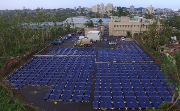THEnergyNet's tweet photo. WoW!
#PuertoRico: @Tesla builds portable #Solar+#EnergyStorage plant for emergency #power
#Renewables #Energy #RE100
https://t.co/sJu79DHcPO https://t.co/Reos8ehNqX