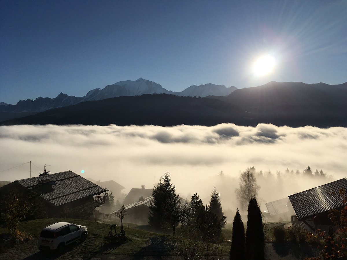 chaletblackbird's tweet photo. The village is in the mist. Chalet Blackbird, the highest chalet in #megeve. #montblanc #frenchalps https://t.co/5FsKPuEGKL