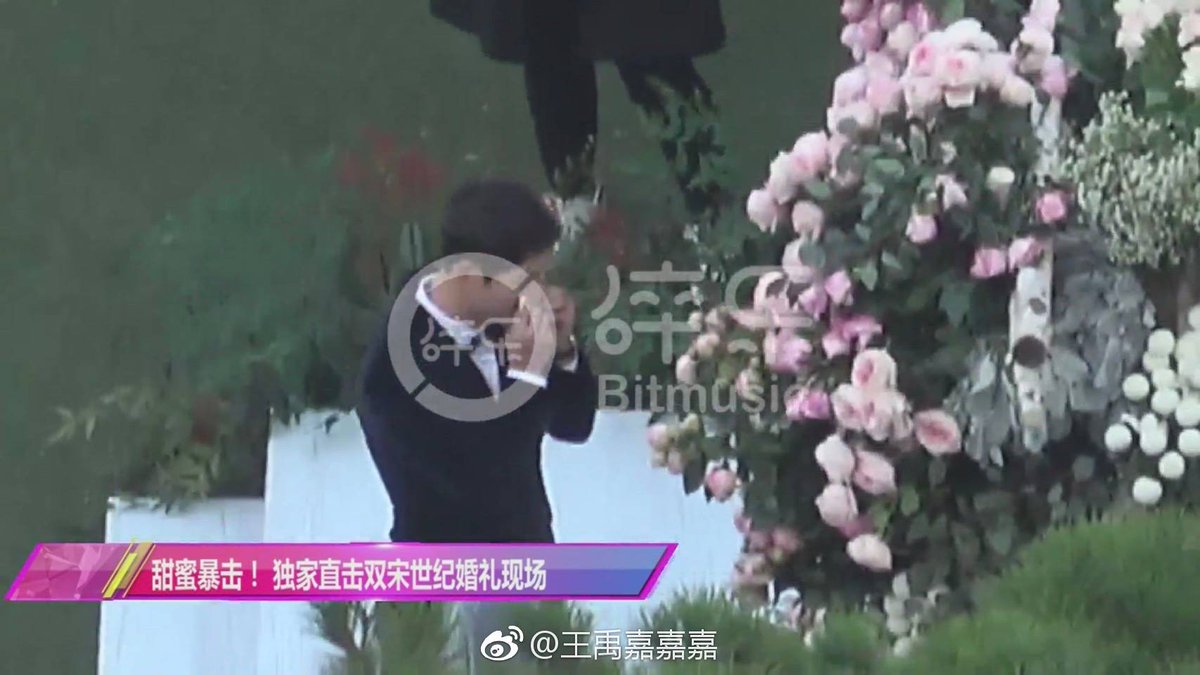 myungie0313's tweet photo. Get you a man who will cry at your wedding because he feels beyond blessed to have you 

#SongSongCoupleWedding https://t.co/AHZ81rYEJb