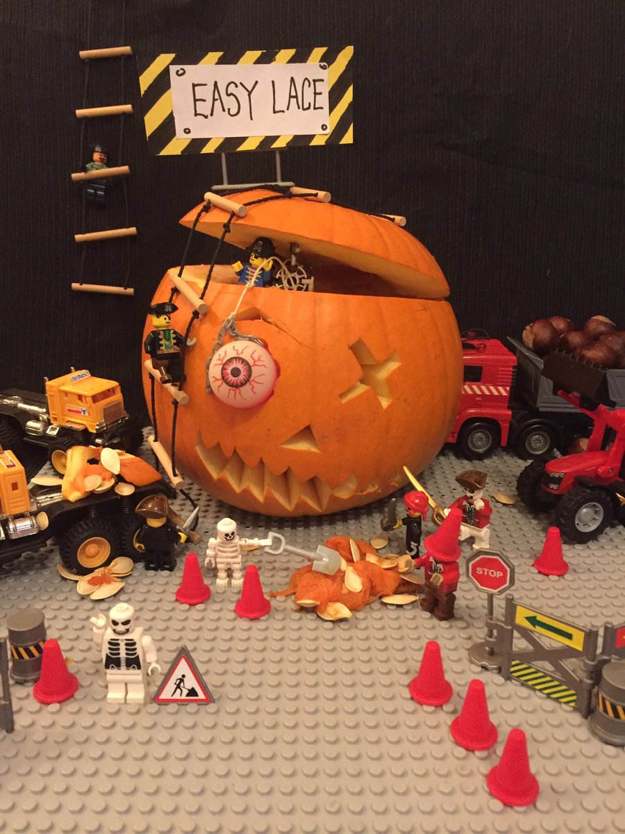 EasyLace's tweet photo. Throw back to last years Halloween Pumpkin competition winner! @bambinogibson
#EasyLace #Halloween https://t.co/majfJwNcYU