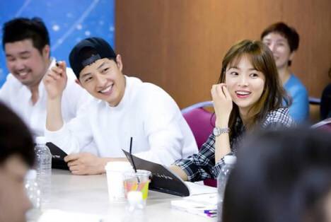 day6brianrot's tweet photo. From Descendants Of the Sun first script reading to their own wedding. The real upgade!!#SongSongCoupleWedding https://t.co/UEEvvku6AA