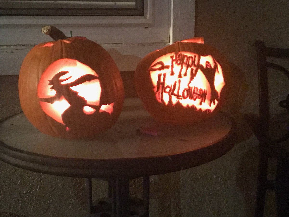 HighStakesParty's tweet photo. My first pumpkin I ever carved.. on the right. I messed up a little and had to improvise lol. #HappyHalloween https://t.co/dcjDjYgzRW