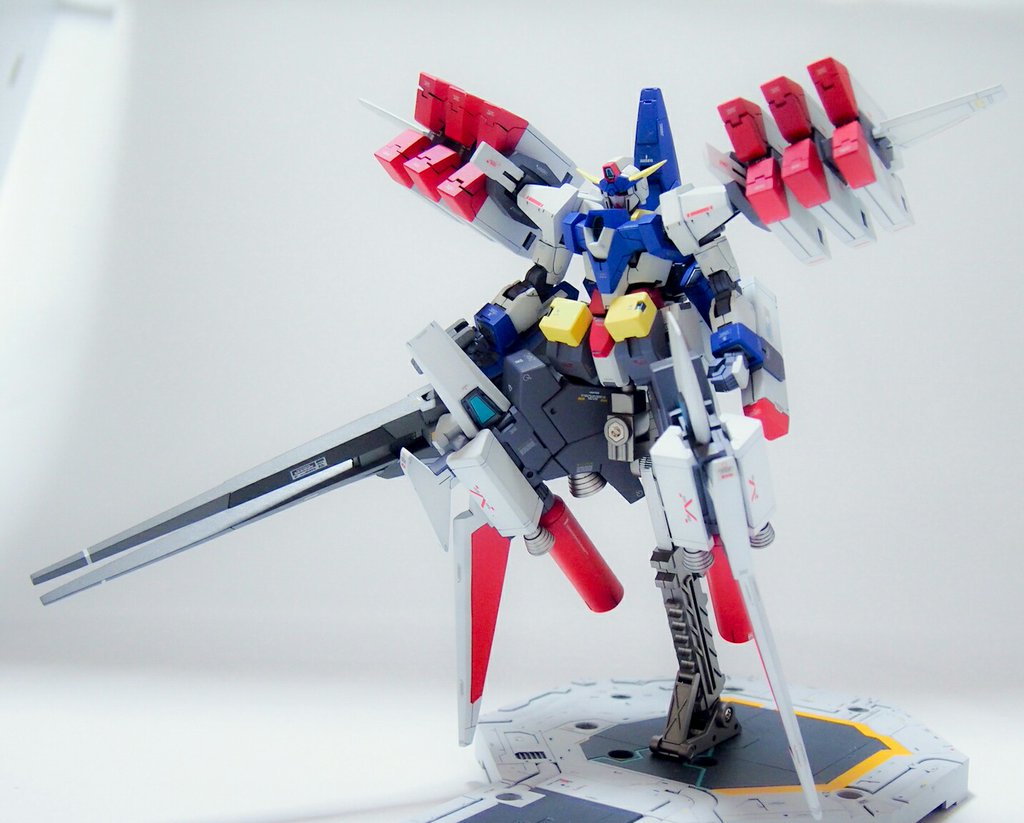 Ageコン Hg ガンダムage 3 ラグナ 製作 安太郎 T Co 0pirgumeqh 安太郎さん製作のage 3ラグナの紹介記事です 12基のファンネルとブリタニアスライフルは圧巻 Ageコン