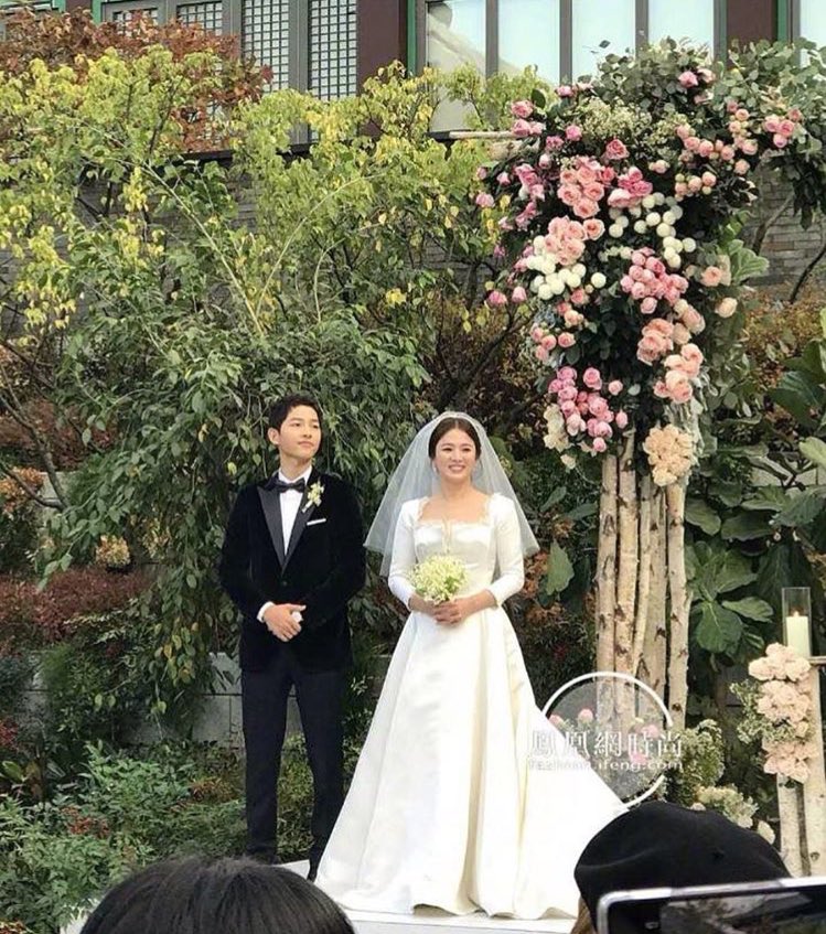 _aurorarain_'s tweet photo. ☺️😇💖 #SongSongCouplewedding https://t.co/IGmiNithpX