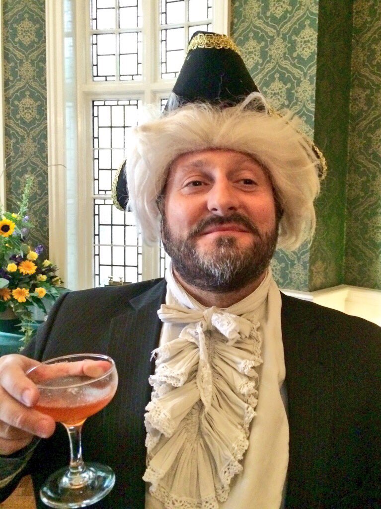 EarthIslandUK's tweet photo. A visit to St Brides to play with the vintage presses and drink gin. #PrintSolutions #DrinkSolutions @sbf1891 @stbridelibrary https://t.co/SPZVAznUSC