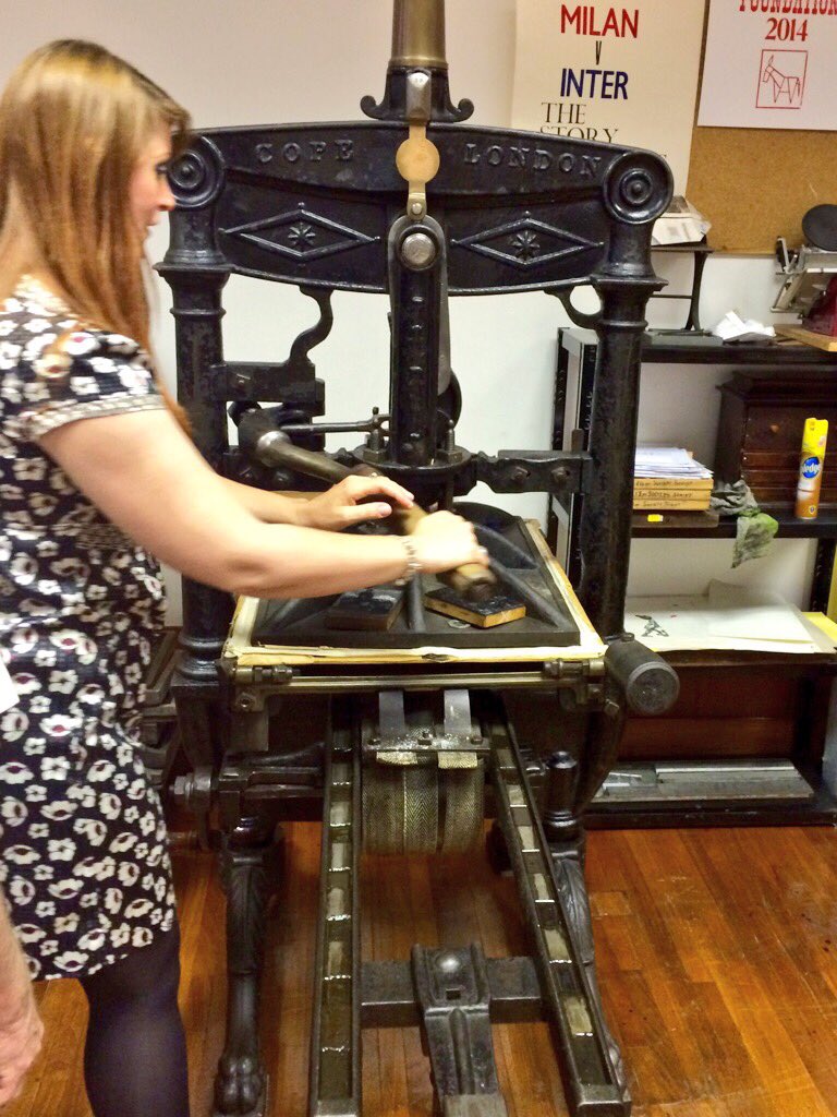 EarthIslandUK's tweet photo. A visit to St Brides to play with the vintage presses and drink gin. #PrintSolutions #DrinkSolutions @sbf1891 @stbridelibrary https://t.co/SPZVAznUSC