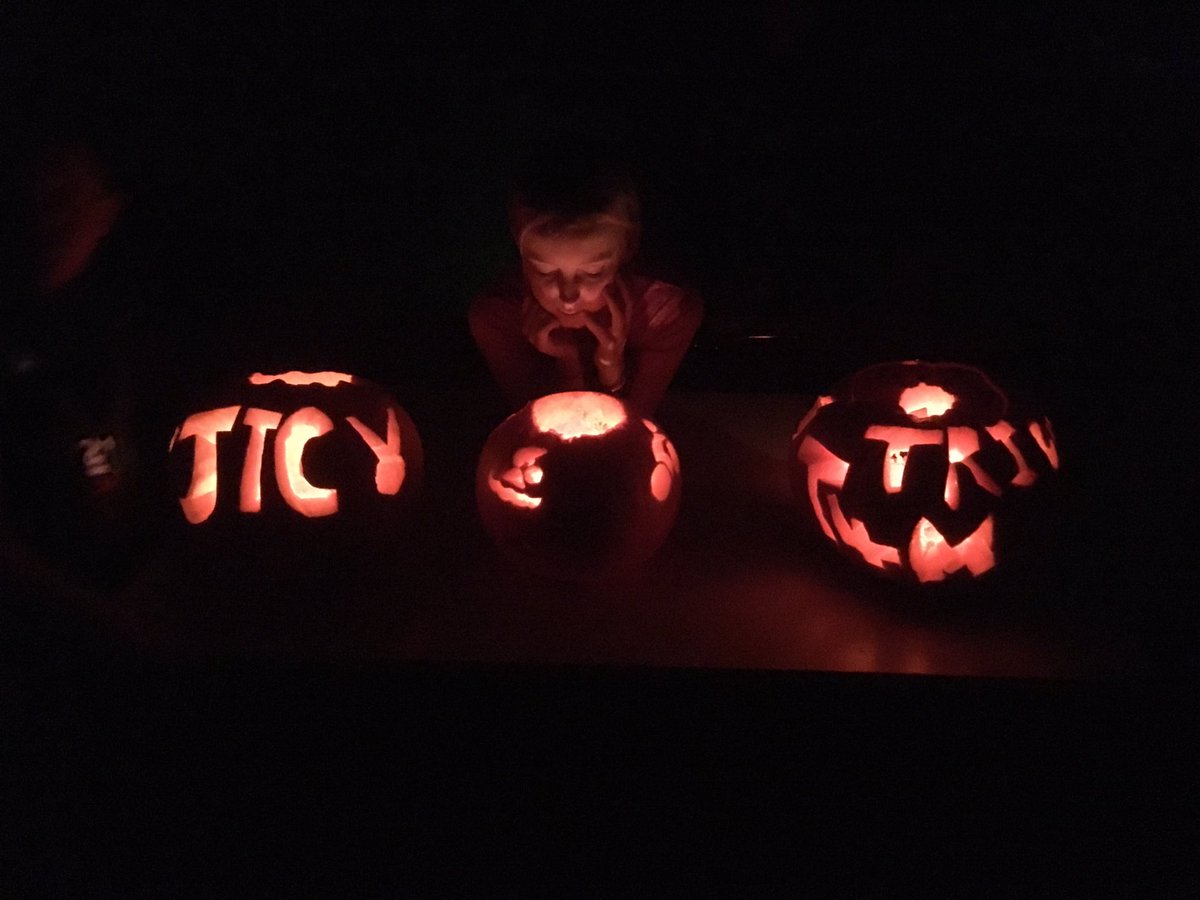 JuniorTriCamp's tweet photo. Happy Halloween from #JuniorTriCamp 🎃😊 https://t.co/JFkftPgXSG