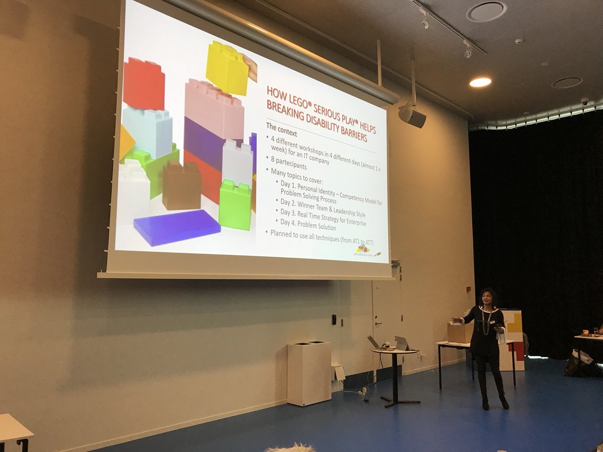 lukkasbru's tweet photo. Rachele talking about LSP and emotions. #LSPdays17 https://t.co/FUnXmCsbiq