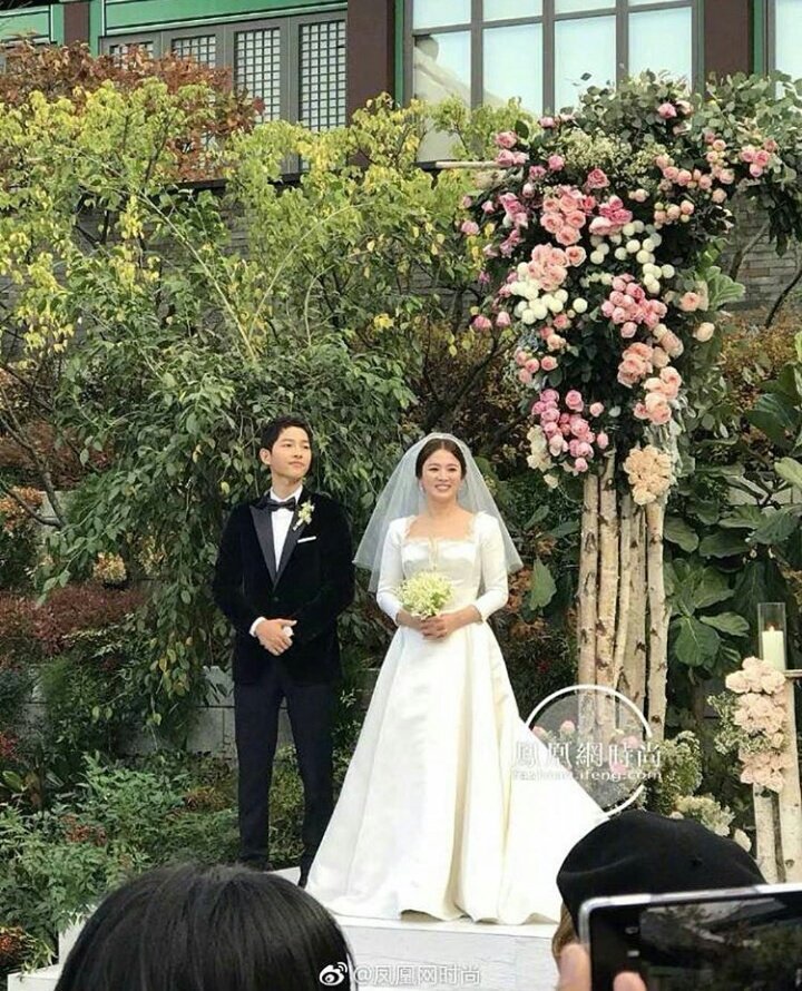 huneyyysoo's tweet photo. HD's what I live for lol #SongSongCouplewedding https://t.co/dOQBgcMkGI