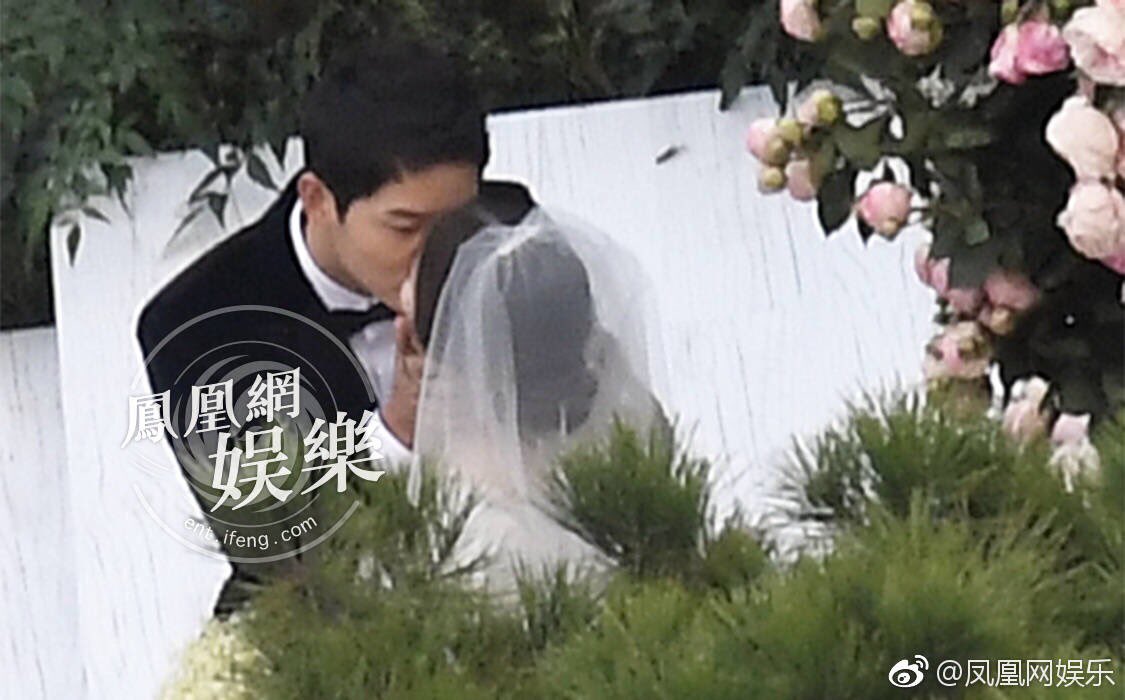 parksxndxrx's tweet photo. Best wishes ❤️ #SongSongCouplewedding https://t.co/tfeKW4vuAa