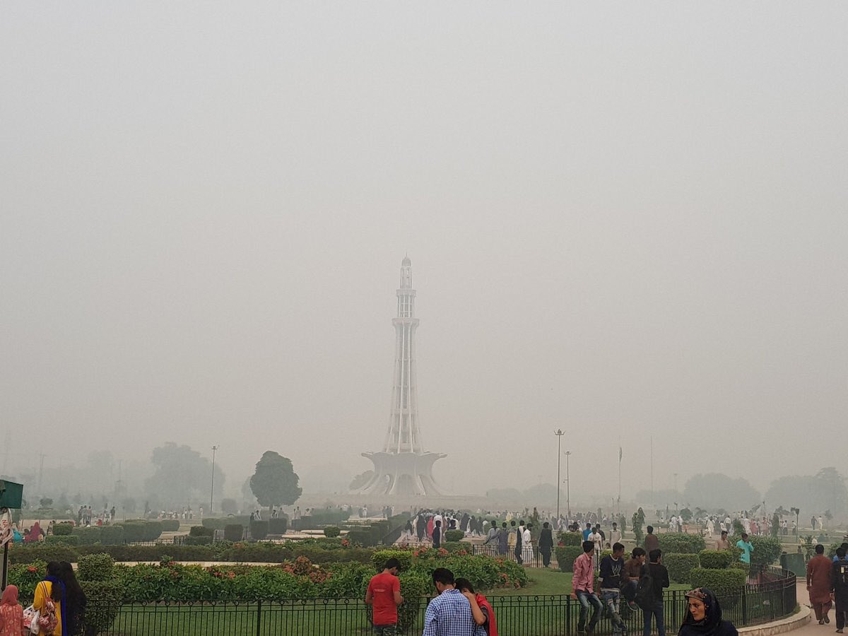 iamjanzi's tweet photo. Warning:
#Smog is just a little trailer of a long HORROR movie that will kill us all in the very early hour.
#FixPollution #PlantTrees https://t.co/AnHLZO4FtG