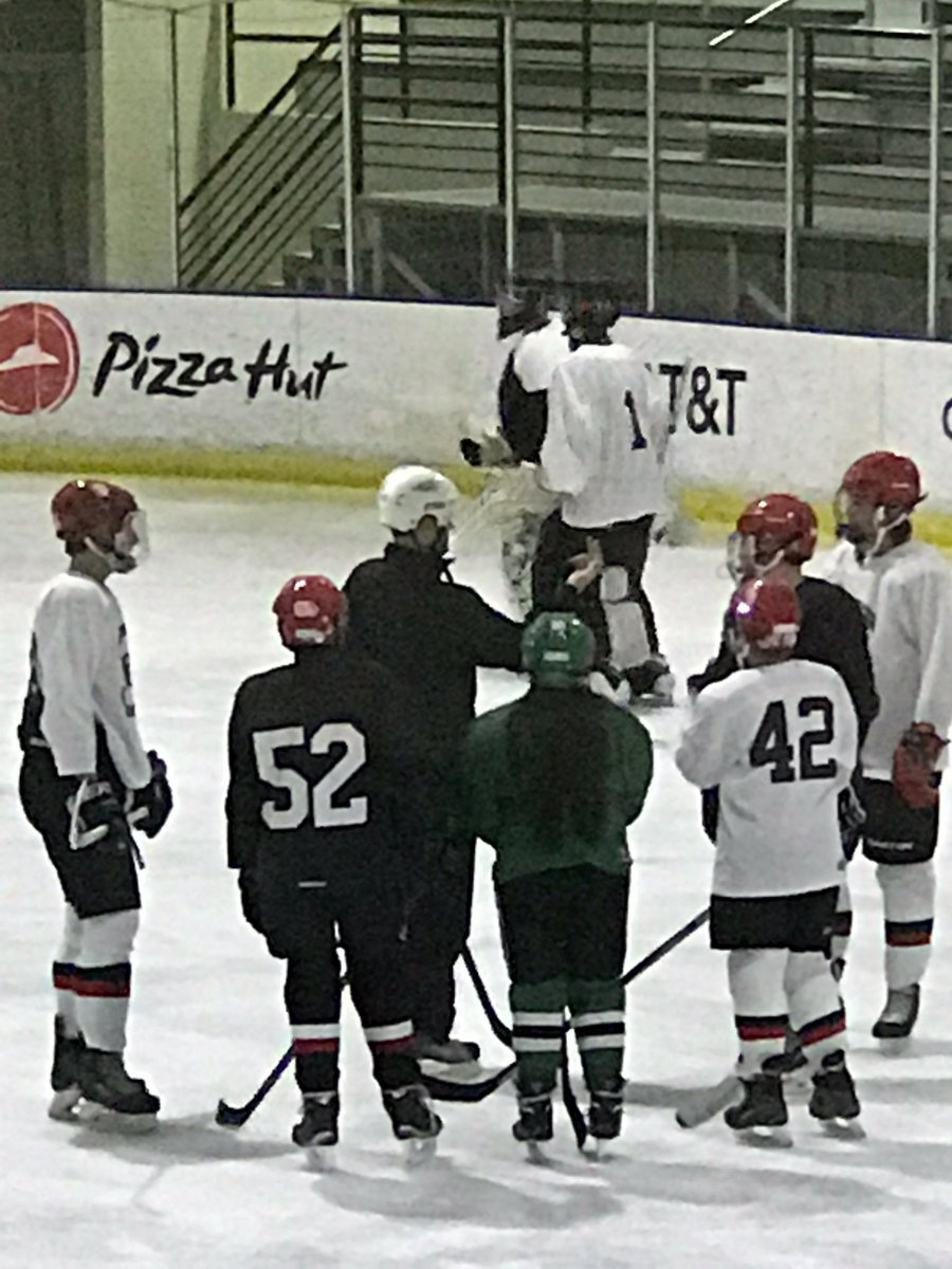 BellaDerouen's tweet photo. I had my first checking practice tonight! IT WAS AWESOME!😏🏒 #whyamisoshort https://t.co/KdM5nwTytN