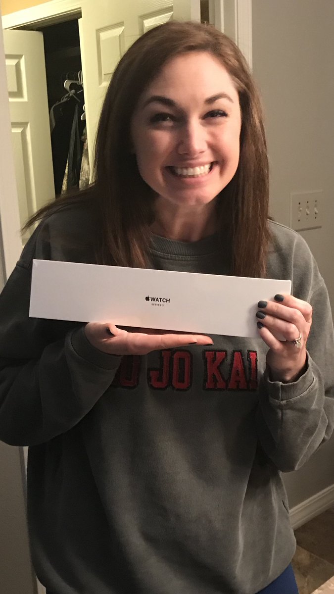 SarahRCummings's tweet photo. After a really long day, I came home to this! Best husband award goes to @BradleyAFranks #AppleWatchSeries3 https://t.co/8rlbpc80J8