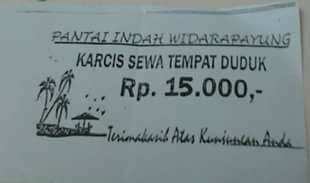 infocilacap's tweet photo. Ini salah satu indikator pengelolaan pariwisata yg tidak bagus. Sewa tmpt duduk 15 ribu? Helooow !! https://t.co/u2L4E5mX6a