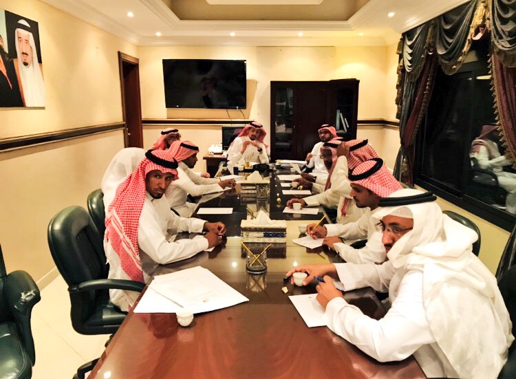 almajlis20121's tweet photo. رئيس واعضاء المجلس البلدي بخيبر يتلقون مدير عام الطرق والنقل بالمدينه المنورة ويبحثون عدد من الطرق التي تقع في نطاق اشراف البلديه https://t.co/2znDjJ5Lfe