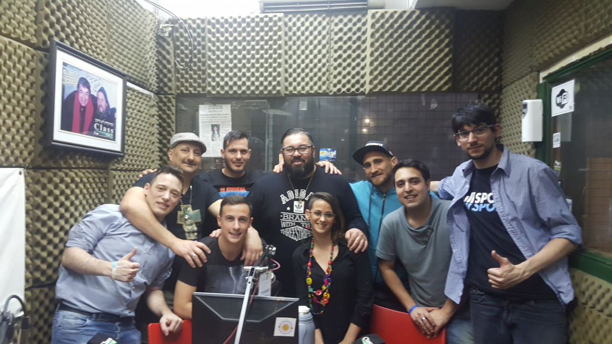 cercadelring's tweet photo. Gracias por acompañarnos en este #Programa131 de #CercaDelRing! #CDREnVivo #CDREnTodosLados #CDREnClass
No te pierdas las imperdibles notas realizadas a #YusmaniDespaigne y a #DanielGonzalez sumadas a la palabra de @Beto_Palmetta y @luciaperezbox!
https://t.co/hr953T5ncc https://t.co/HB1Wxiz2Ml