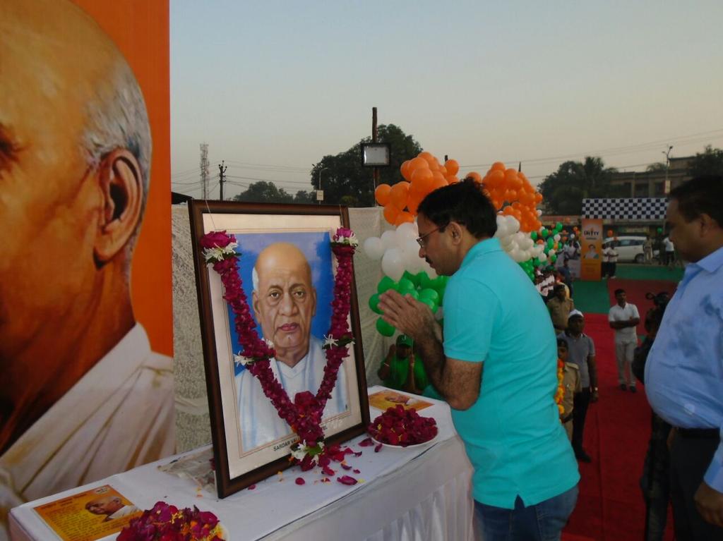 Paid floral tributes to Sardar Patel in Dadra and Nagar Haveli today. <a href="/prafulkpatel/">Praful K Patel</a> #RunForUnity