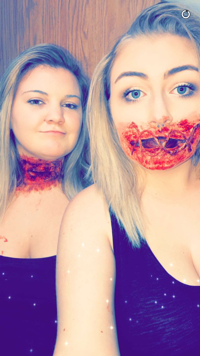 Ashleybowman18's tweet photo. It’s the most wonderful time of the year 🎃🕸👻 #halloween #halloweencostume #sfxmakeup https://t.co/7ksRXyQTbh