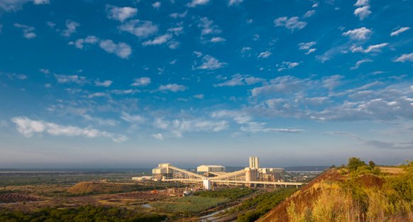 mecmining's tweet photo. The Orapa diamond mine is the world's largest diamond mine by area, located in Orapa, in the Boteti Sub-District of Botswana #mineshowcase https://t.co/U4l1EQczSF