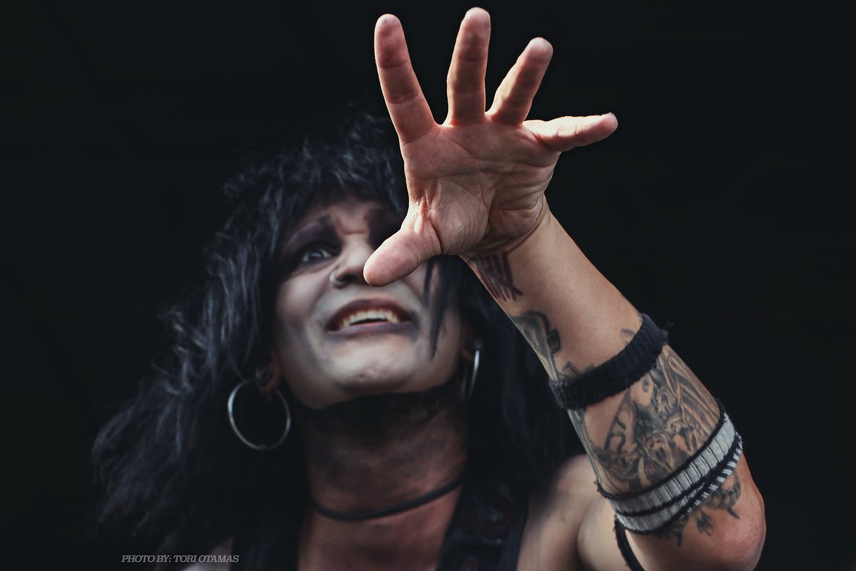 ToriOtamas's tweet photo. Editing some more video👌Keep your eyes peeled👀But for now, here's a photo of @frankiesil11 of @NYDrock
☡If use of/repost photo, please do not edit or remove the watermark. Please credit myself and/or @breakfreeco🤘Thank you https://t.co/qDFhmXpZ7x