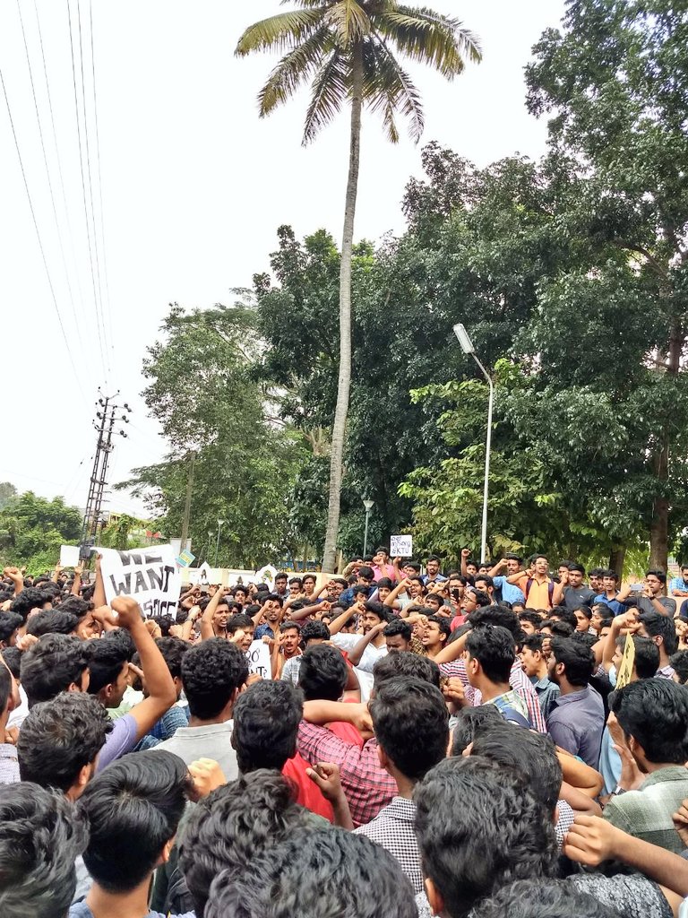 geekykant's tweet photo. TKM Kollam strikes back with day #2 strike.
#BoycottKTU #RollBackYearBack https://t.co/ciXpUFma9Y