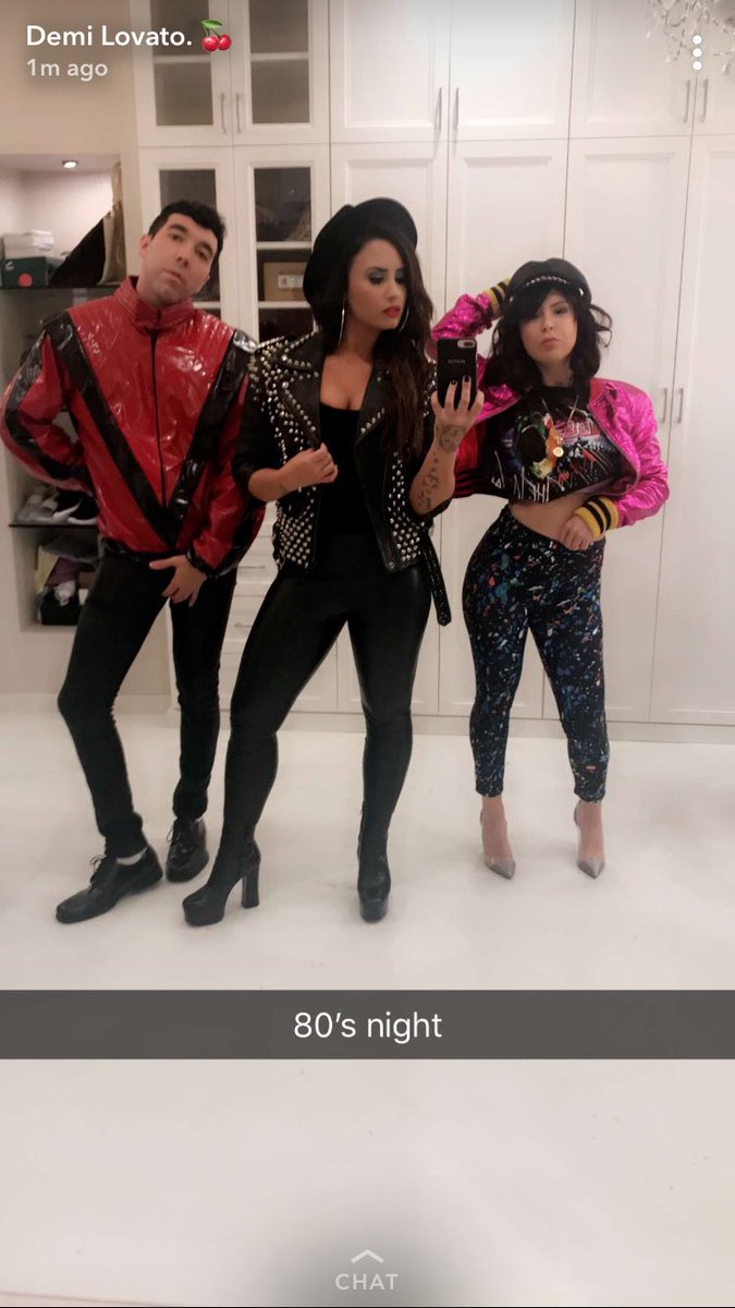 irobotyoujane's tweet photo. THRILLER NIGHT @ddlovato @Sirah https://t.co/gBO1aF7042