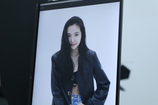 sonnaeun_com's tweet photo. Apink 나은이의 뷰티플한 화보 현장! [3] #에이핑크 #손나은 #나은 #Apink #naeun https://t.co/4iID8pzYlW https://t.co/lVYIa102aB