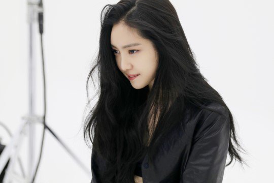 sonnaeun_com's tweet photo. Apink 나은이의 뷰티플한 화보 현장! [3] #에이핑크 #손나은 #나은 #Apink #naeun https://t.co/4iID8pzYlW https://t.co/lVYIa102aB