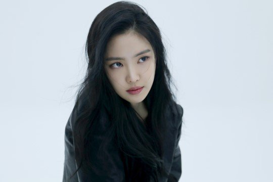 sonnaeun_com's tweet photo. Apink 나은이의 뷰티플한 화보 현장! [3] #에이핑크 #손나은 #나은 #Apink #naeun https://t.co/4iID8pzYlW https://t.co/lVYIa102aB