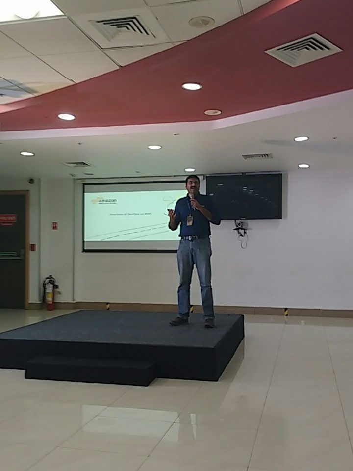 RamjiSundaram's tweet photo. #devopsVZ, Praveen from AWS giving session on Devops https://t.co/UZ2UmgKKxf