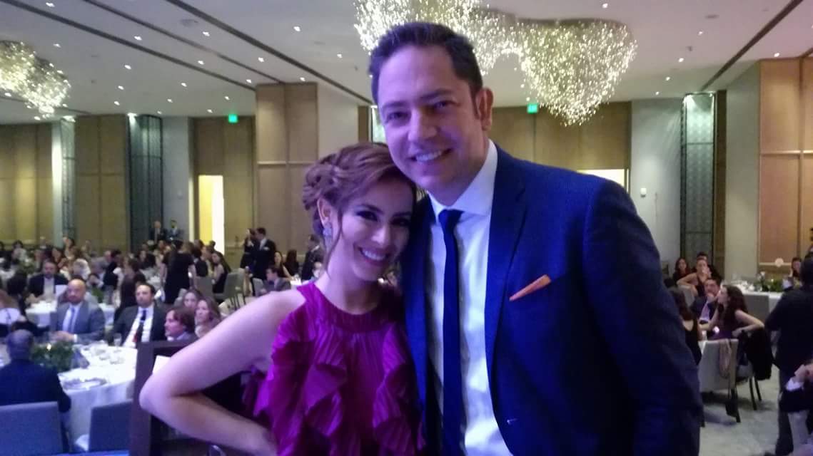 MakeAWishMX's tweet photo. Gracias @ClaudiaLizaldi y @janmexico  por aportar su energía y ánimo en ésta noche tan especial. #ND2017 #ComparteelpoderdeunDeseo https://t.co/U3NYm371eg