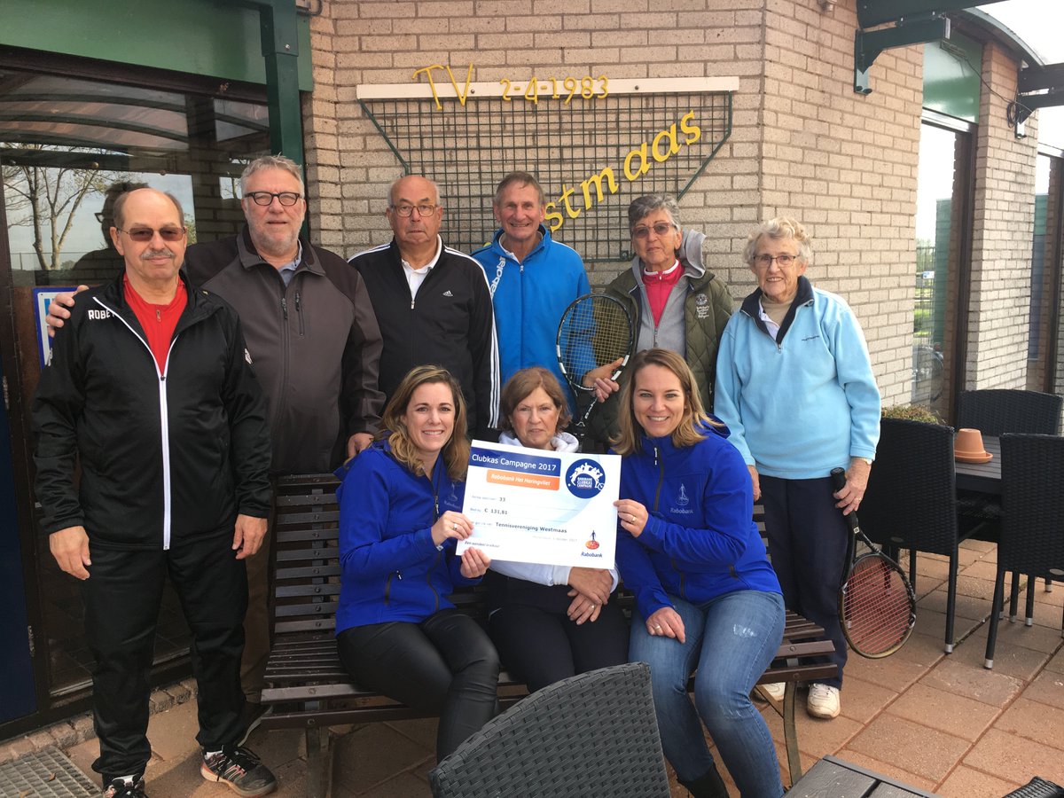 mberkhout84's tweet photo. Uitreiking cheque van de clubkas actie bij tv Westmaas. Leuk om te zien hoe onze actie en betrokkenheid gewaardeerd wordt! @RaboHHV https://t.co/VF1uoIlW9M