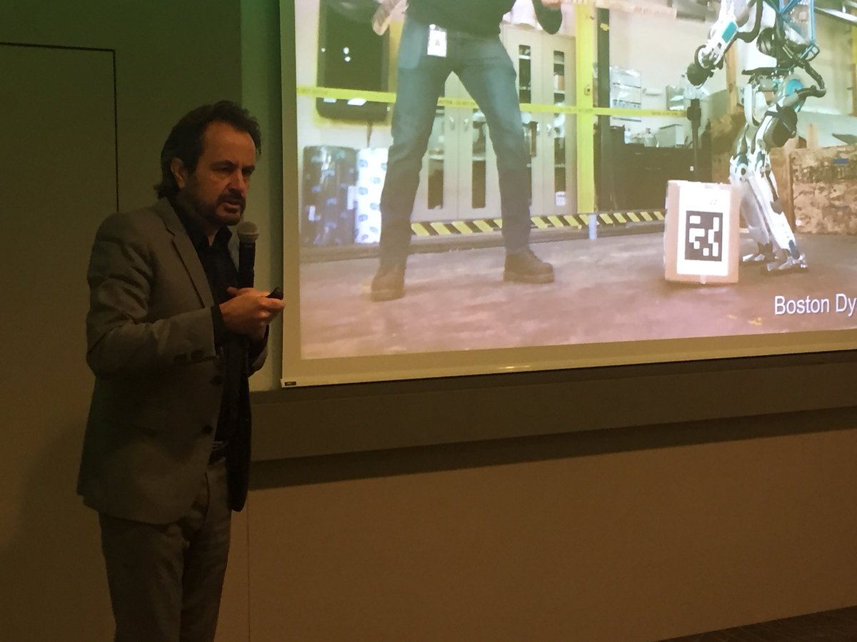Volle bak bij ‘TechnologieTafel’ op de Automotive Campus met een mooie presentatie van <a href="/carlovdweijer/">Carlo van de Weijer</a>