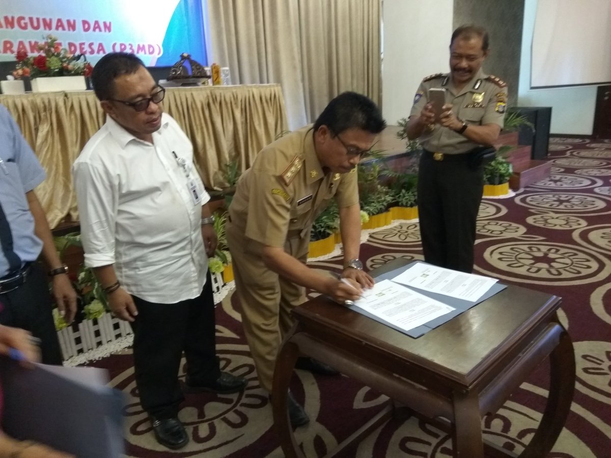 Sumadijaka1's tweet photo. MOU PID
Satker perbantuan dengan satker Propinsi DPMP #PIDmelangkah
#ProvSulteng
@EkoSandjojo
@MadjidTaufik
@tppindonesia https://t.co/lNb65Fhjuk